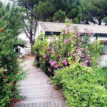 & - Git'ostal Apart Otel Carcassonne