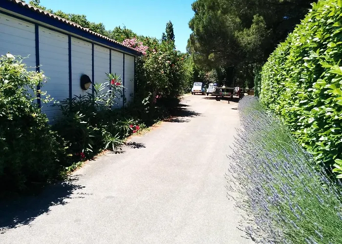 & - Git'ostal Carcassone