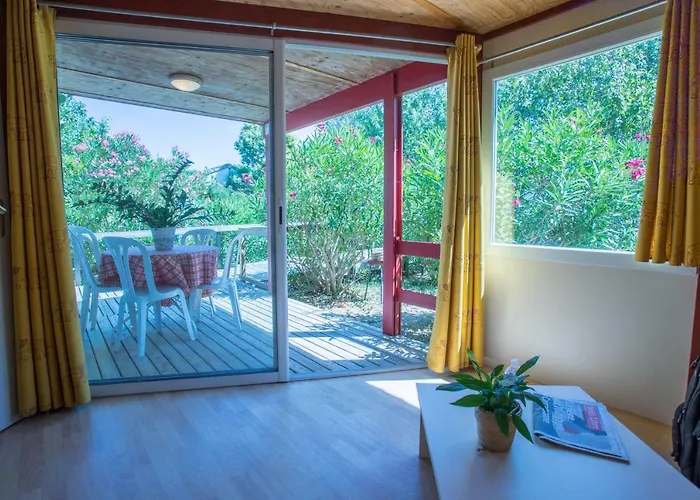 & - Git'ostal 2* Carcassone